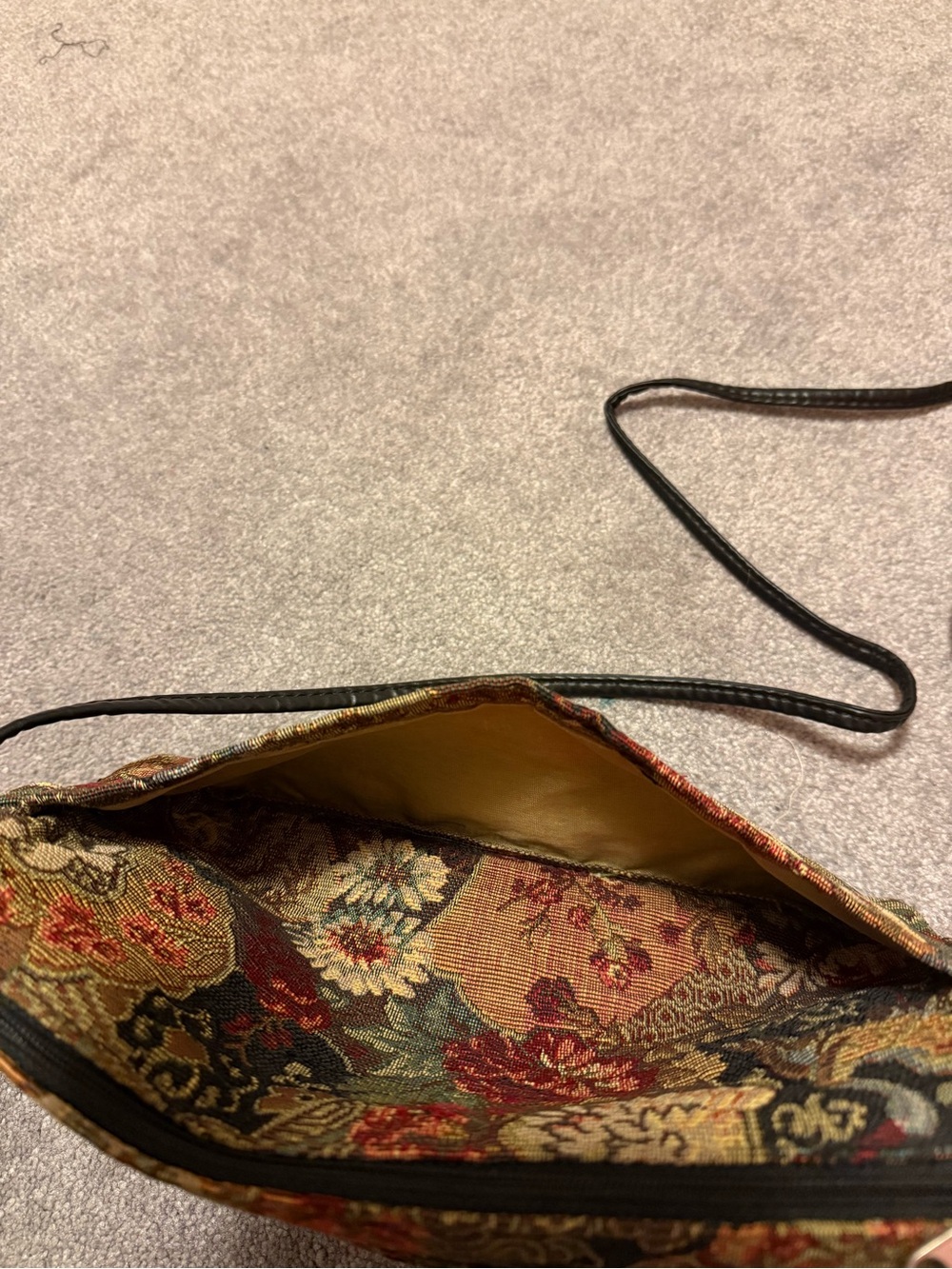 Tapestry Floral Crossbody Bag - Black Strap - Picture 4 of 5